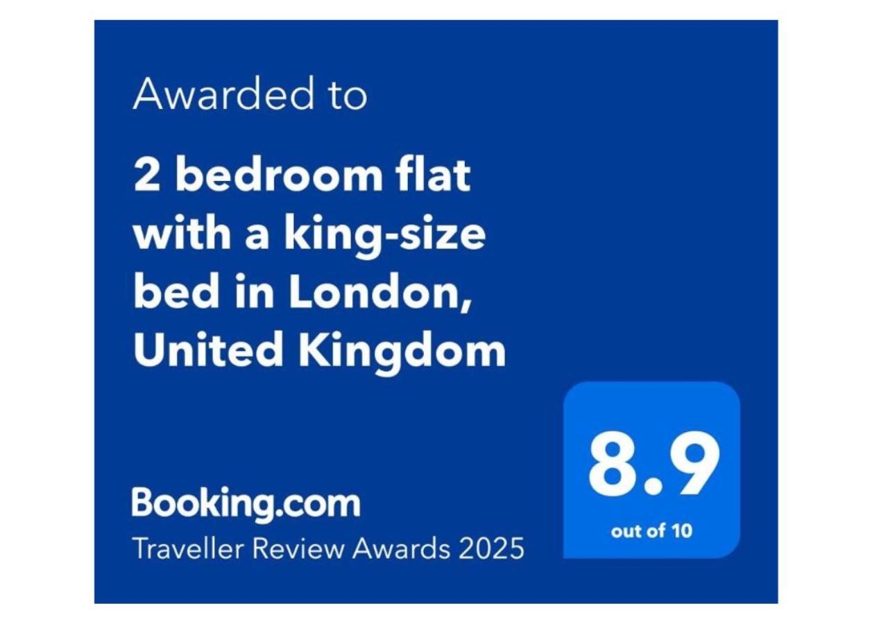 Elegant 2 Bedroom Hideaway In The Heart Of London - Sleeps 6 People- Has A King Bed- Parking Available! Instant Book! 20 Percent Off! Limited Time Deal! Apartment Barnet