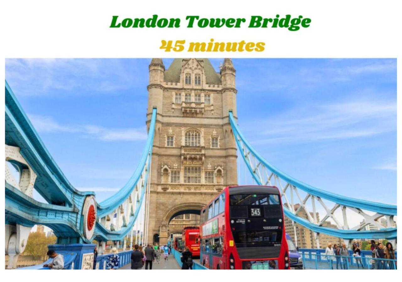 Elegant 2 Bedroom Hideaway In The Heart Of London - Sleeps 6 People- Has A King Bed- Parking Available! Instant Book! 20 Percent Off! Limited Time Deal!